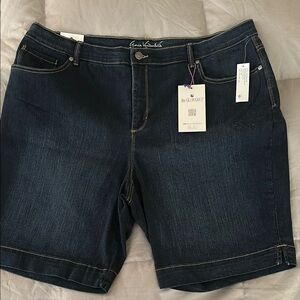 Gloria Vanderbilt Amanda Bermuda with Built In Slimming Panel Denim Shorts